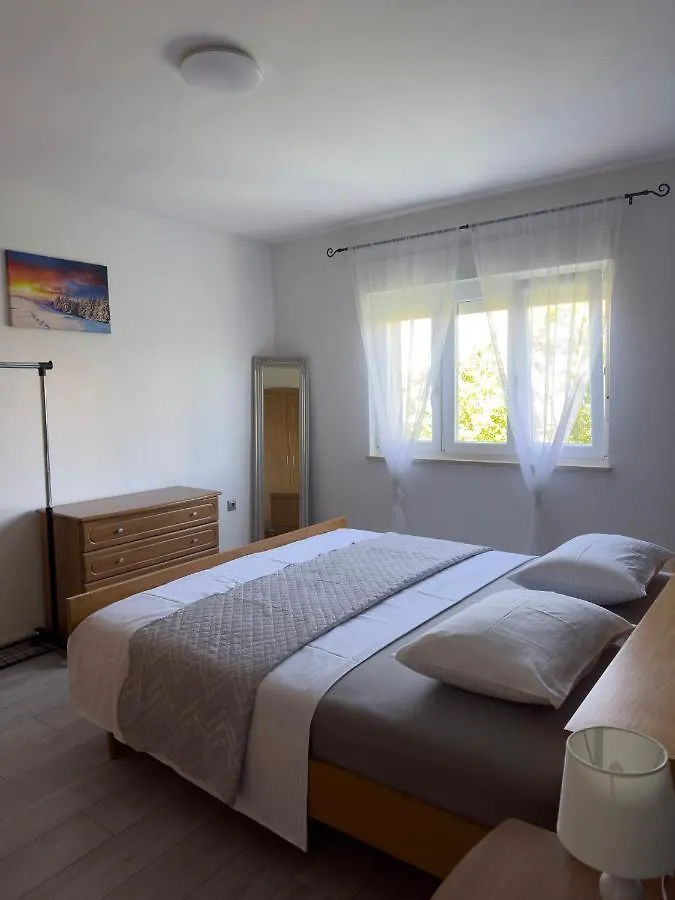 Apartment Triki Pula