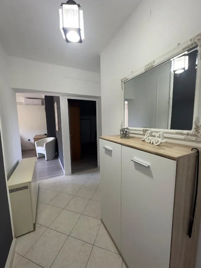 Apartment Triki Пула